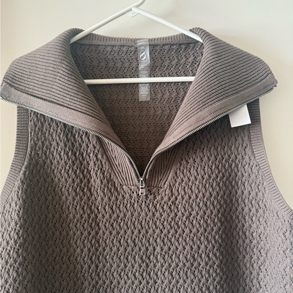 NWT LOFT Lou & Grey Crochet Pointelle Half Zip Sweater Tank top - Picture 6 of 8